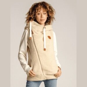 Wanakome Zoe sherpa vest